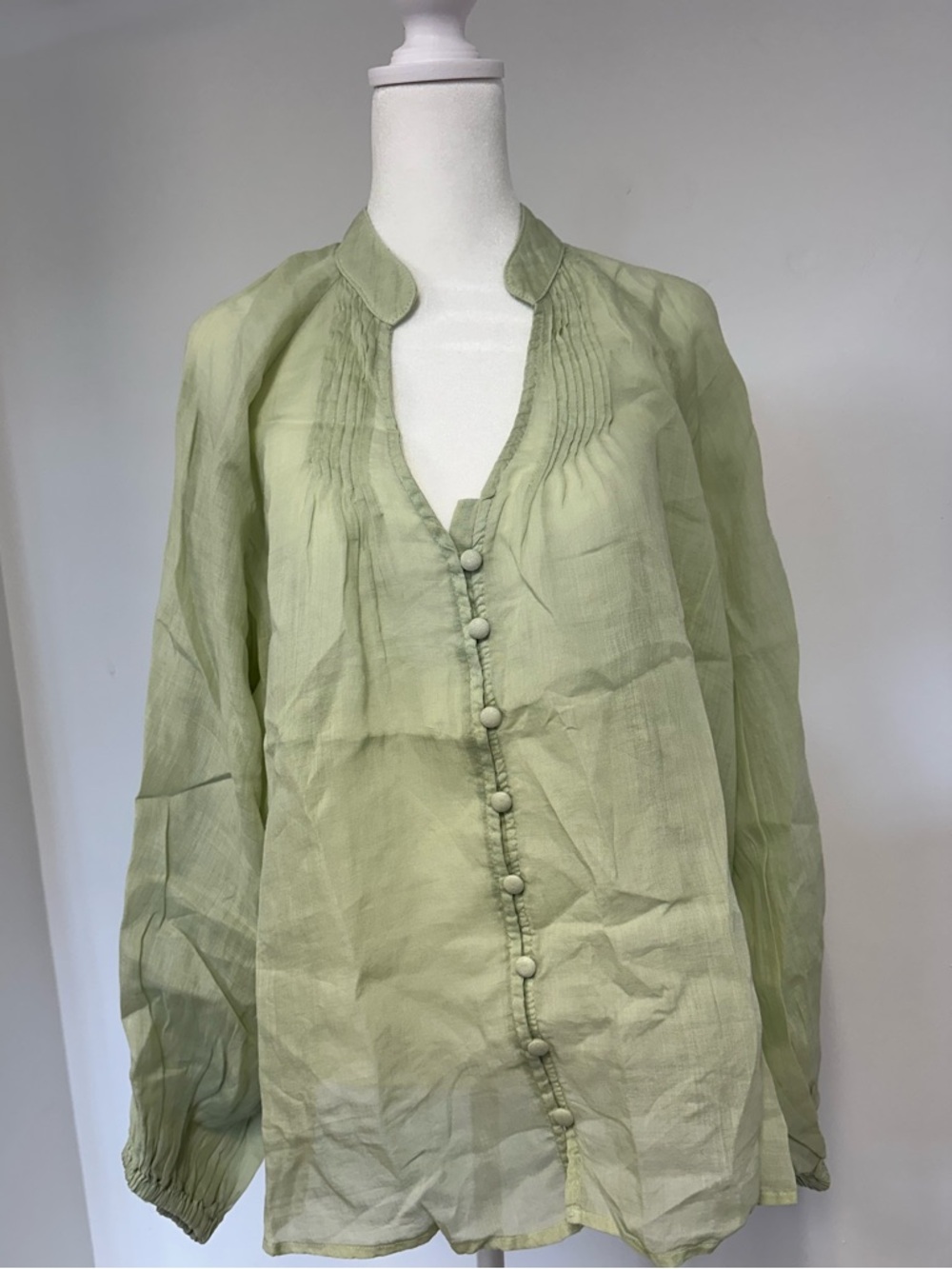 AUGUST Greek resort brand ZAKAR Shirt NWT
M/L  Pistachio Green